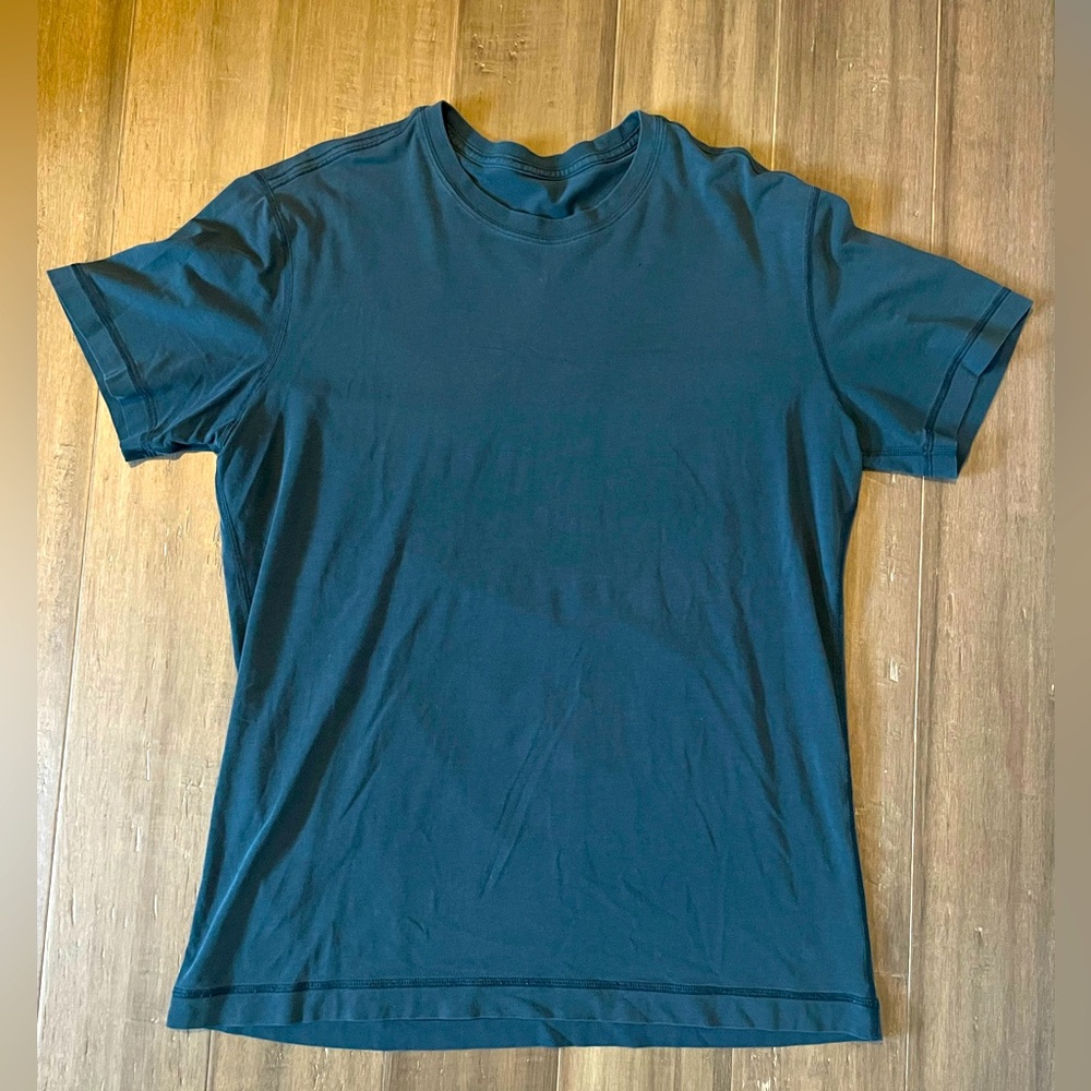 Men’s Lululemon 5 year basic tee navy blue Size L